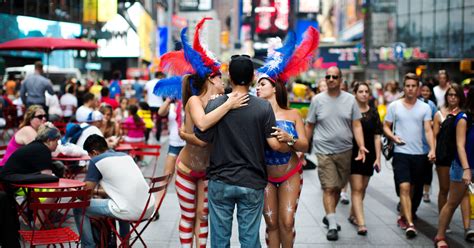 asian desnudas|Desnudas have gone wild in Times Square .